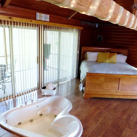 Serenity Springs - Michigan City Hotel Springfield Екстериор снимка