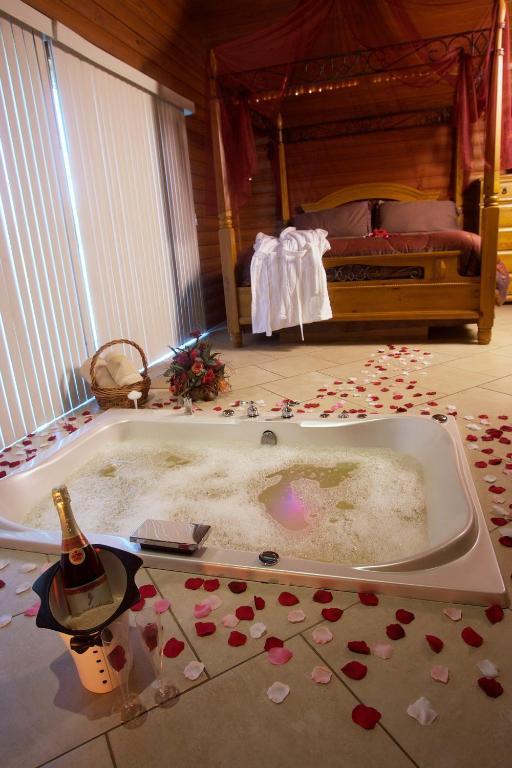 Serenity Springs - Michigan City Hotel Springfield Стая снимка