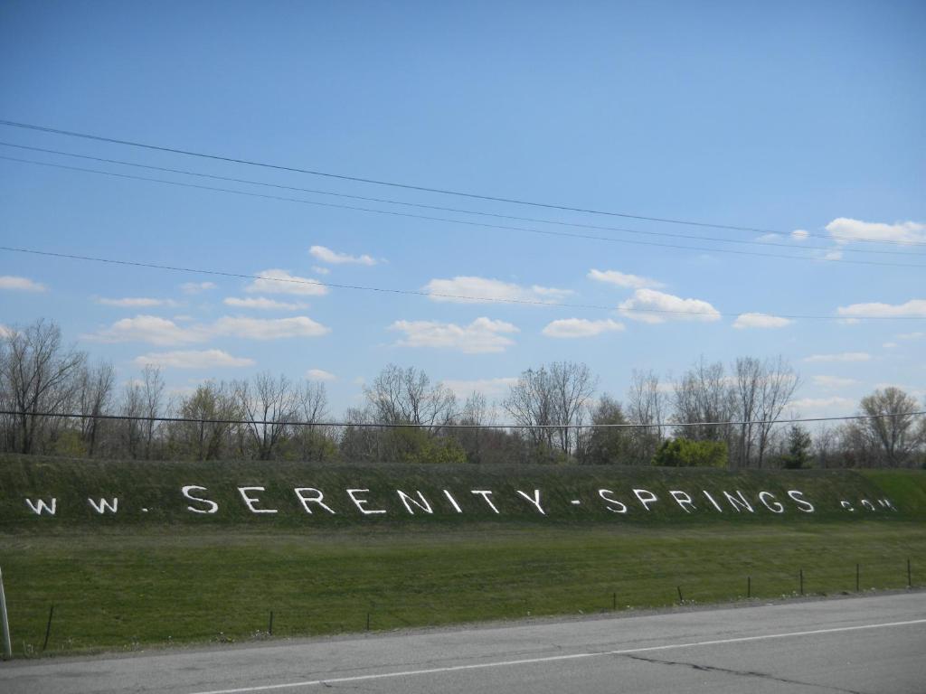 Serenity Springs - Michigan City Hotel Springfield Екстериор снимка