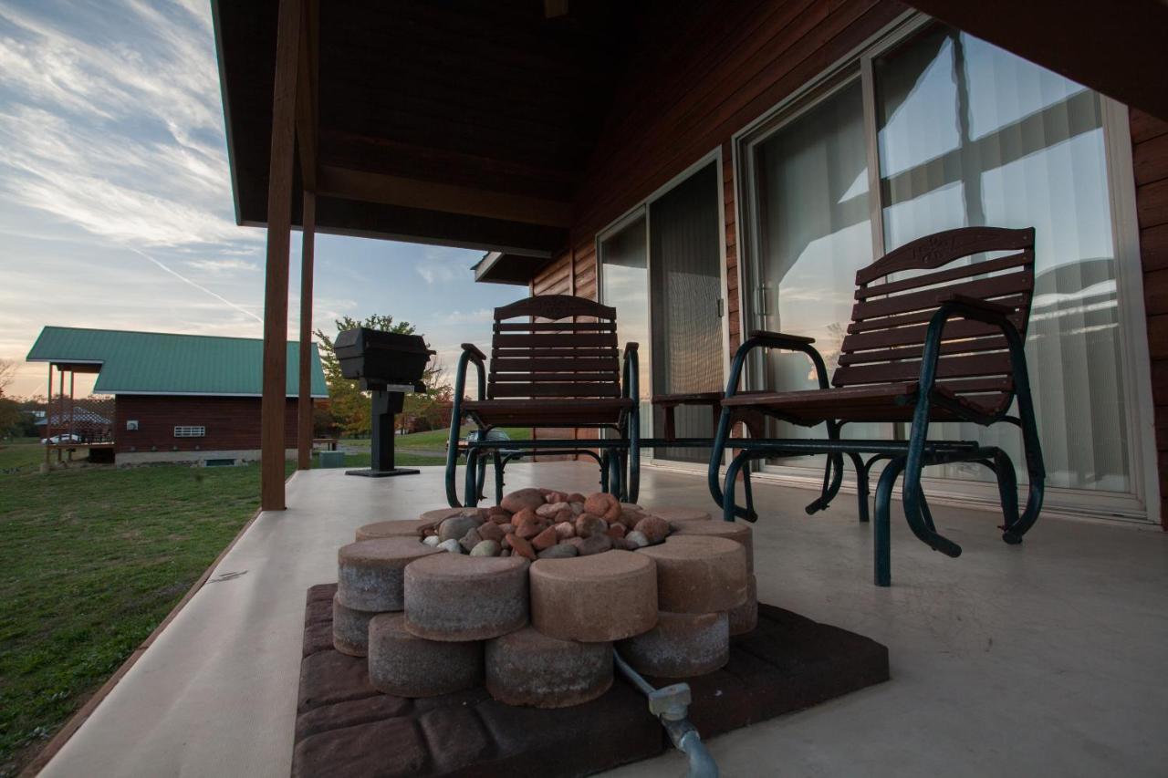 Serenity Springs - Michigan City Hotel Springfield Екстериор снимка