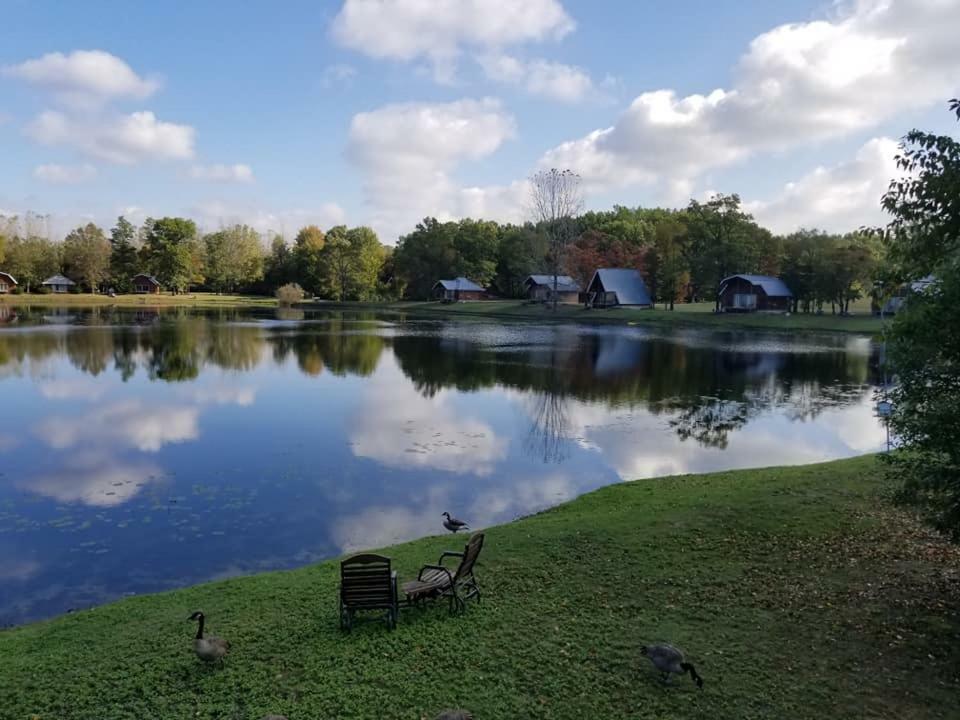 Serenity Springs - Michigan City Hotel Springfield Екстериор снимка